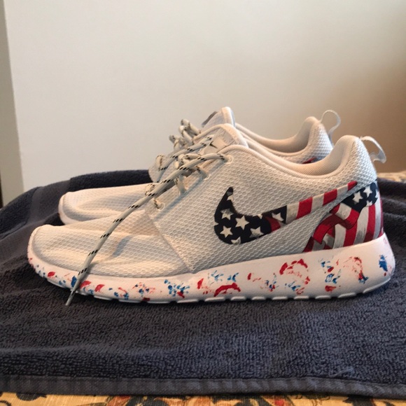 Nike Shoes - Nike frees American style